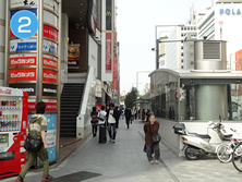 渋谷駅に到着されましたら東口(宮益坂口)に向かってください。ハチ公やモヤイ像を見かけたら間違ってます。反対側の出口になります。